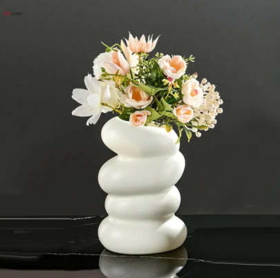 Pack of 2 Spiral shaped Wavy Unbreakable plastic vase,height 6 inches